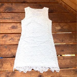 Like new White crochet shift dress🔥